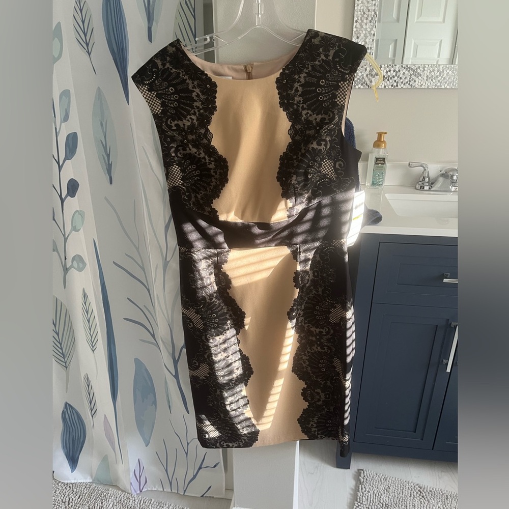 London Times black and beige women dress NWT. Size 4p